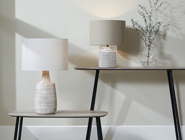 Image of bedroom furnishings, lamps and side tables